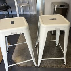 2 Stools 
