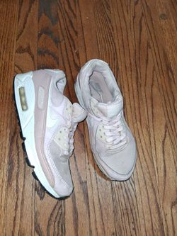 Nike Girls US Sz. 4 Pink n White SneakersNike Girls US Sz. 4 Pink n White Sneakers