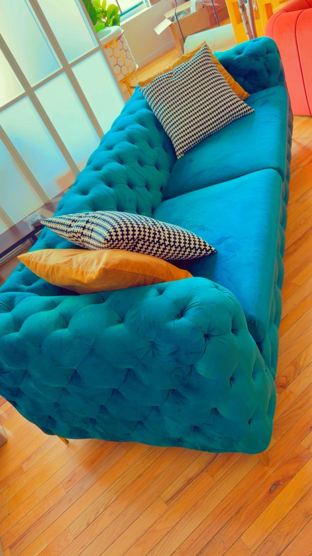 (Almost Brand New) Emerald Green Velvet Tufted Sofa