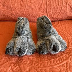 Clawed Furry Slippers, Kids M 2/3