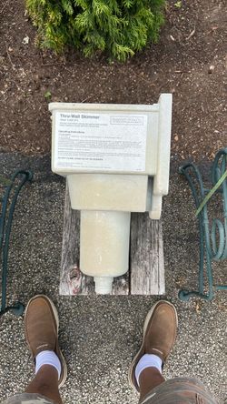 Pool skimmer