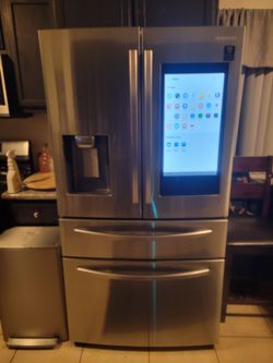 Samsung Family Hub 4 door refrigerator