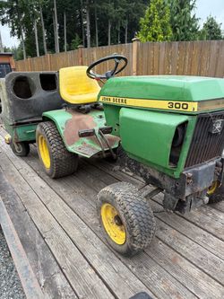 John Deere 300