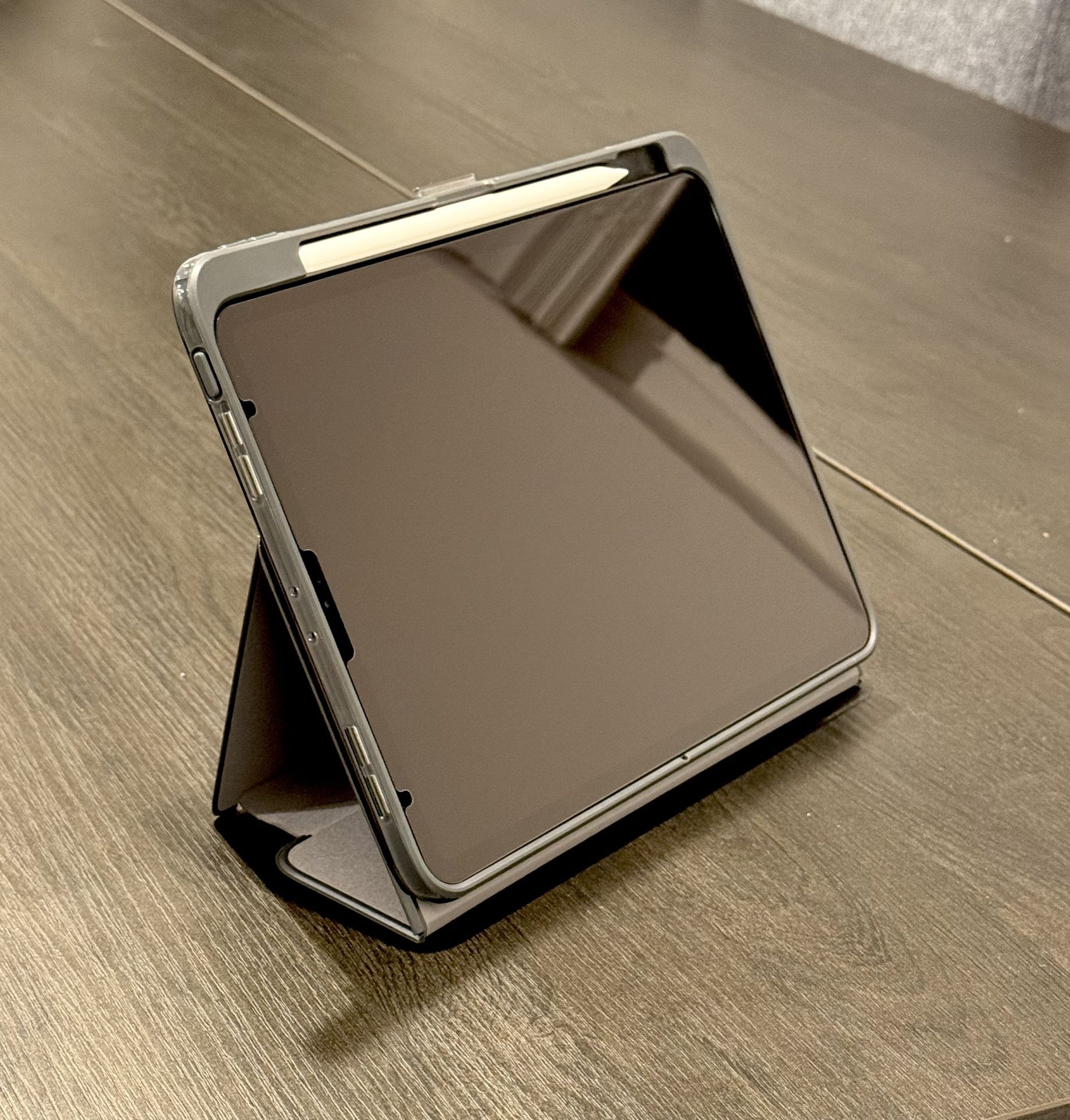 iPad Pro 11-inch (64GB) in excellent condition — model MTXN2LL/A.