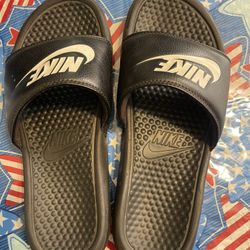 Nike Sandals Size  Us 8 
