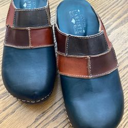 Brand Néw L’Artiste Leather Clogs Size 37–6.5-7