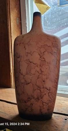 Privilege Accents for the Home Metal Vase