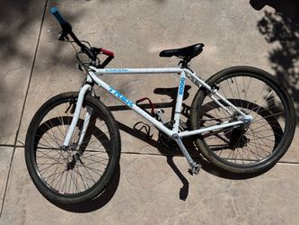Trek 8000 Mountain Bike