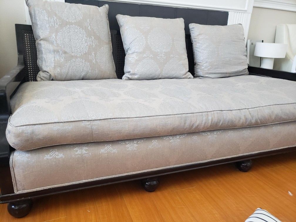 EXCELLENT CONDITION Ballard EXTREME HEAVY SOLID WOOD Couch SOFA 3-Seater SANTEE + Pillows INCLUDED