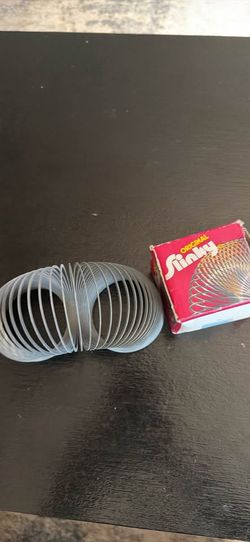 Vintage original Slinky walking toy.