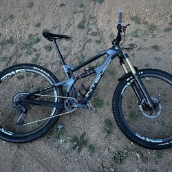 Intense Carbine 29” Medium Downhill/Enduro Mountain Bike