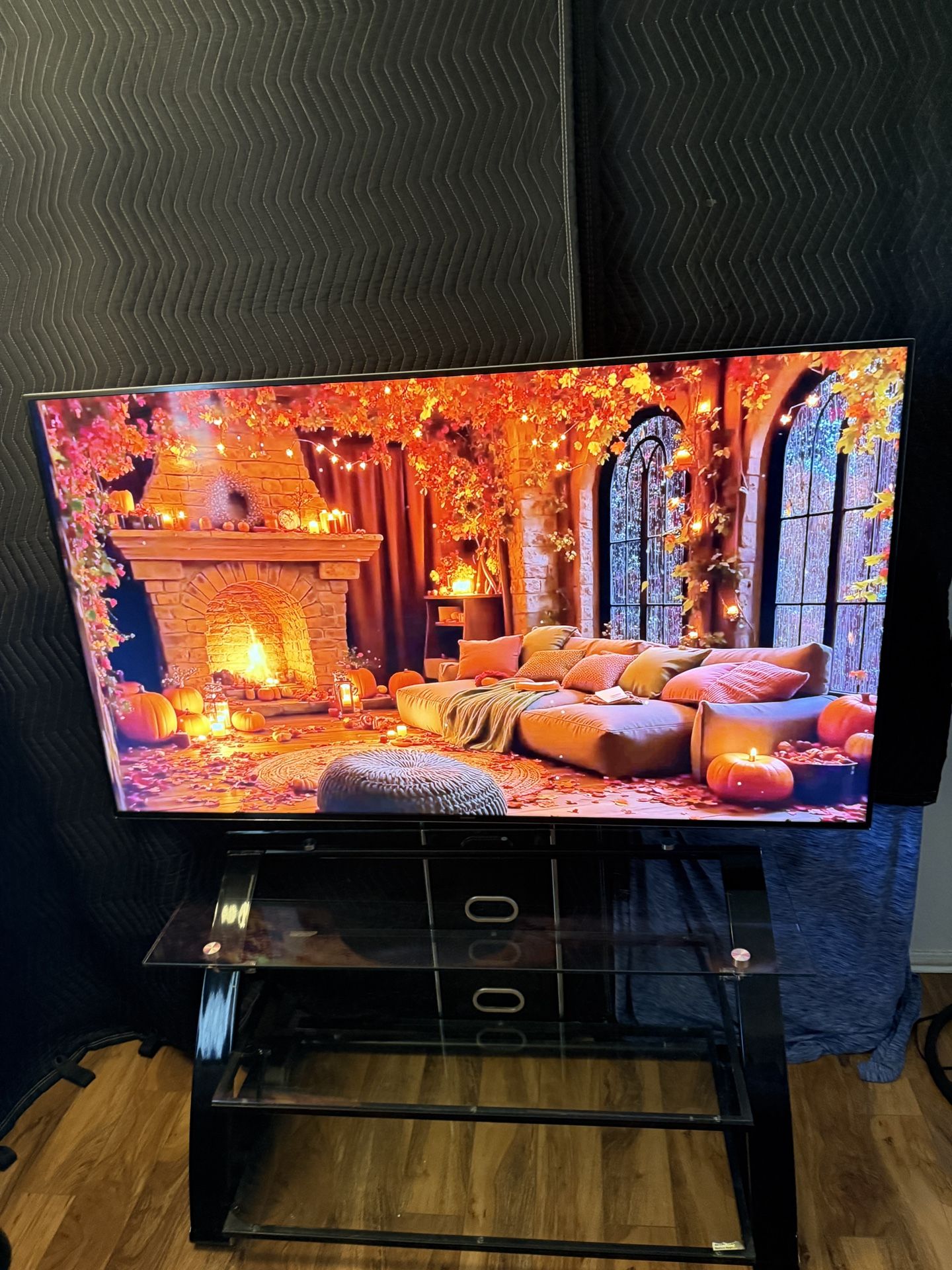 “65 4K Samsung Tv & Glass Stand