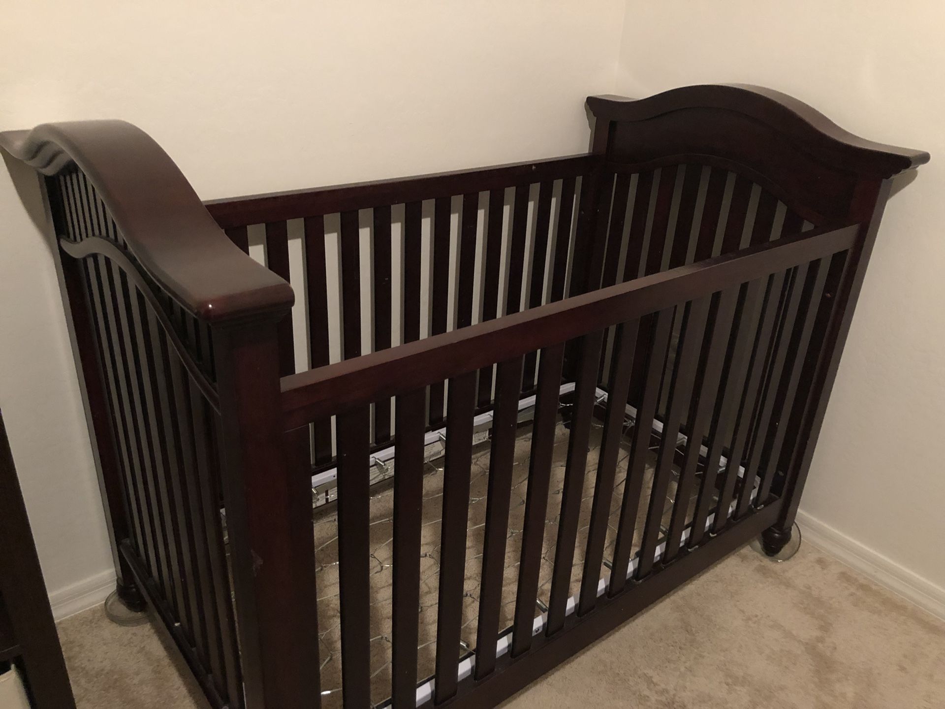 Babi Italia Eastside Classic Crib, Classic Cherry