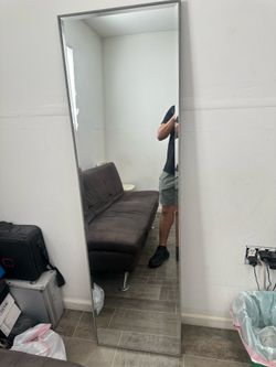 Mirror stand