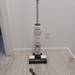 Tineco iFloor 3 Breeze Complete Cordless Wetmop FW040500US W/Charger Works Great