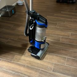 Vacuum (Bissell Clean View Allergen Pet)