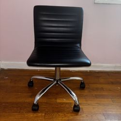 Black rolling chair