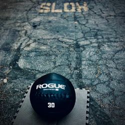 Rogue Fitness Medicine Wall Ball (30 LBs)