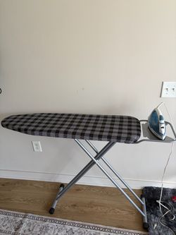 Ironing Board + Black+Decker Steam Iron. Excellent Condition.
