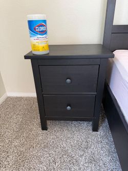 Night stand (2 pieces $30 each)
