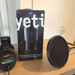 Yeti Blackout Microphone With Sony headphones And Pop Guard 