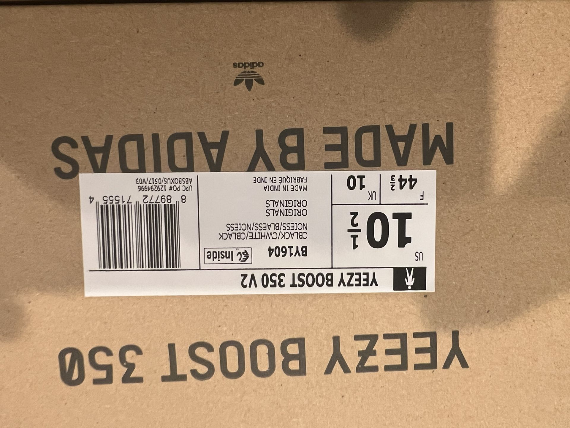 Adidas Yeezy Boost 350 V2 Core Black White size 10.5 (US) - Brand 