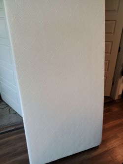 Like new extra firm mattress