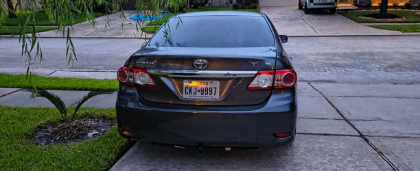 13 Toyota Corolla LE