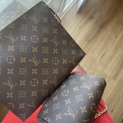 Louis Vuitton  Purse
