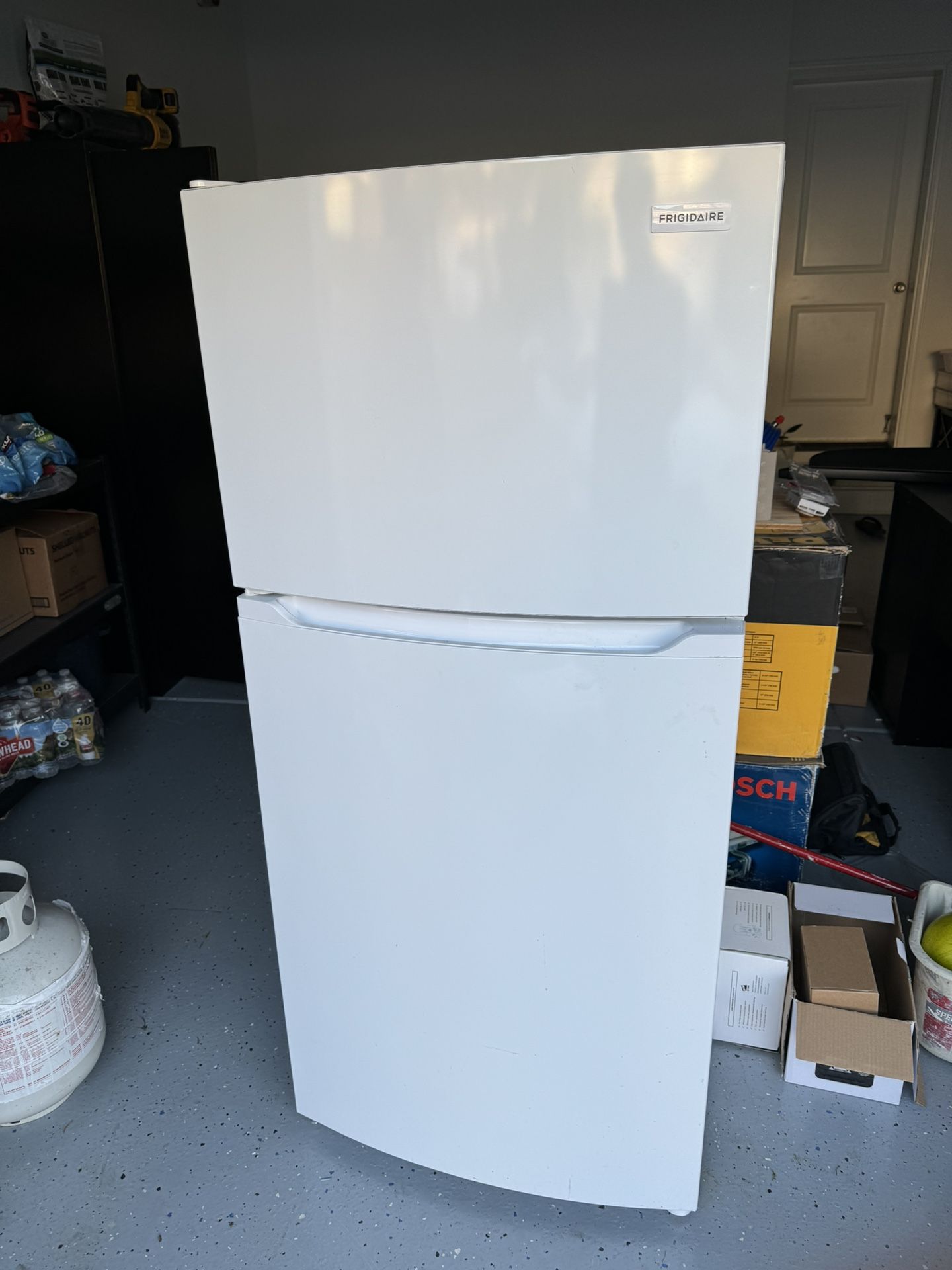 Refrigerator 