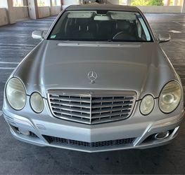 08 Mercedes-Benz E350 4Matic
