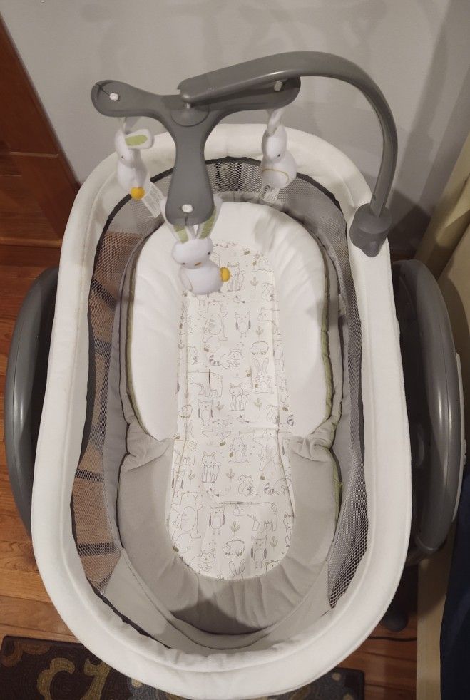 Glider Bassinet 