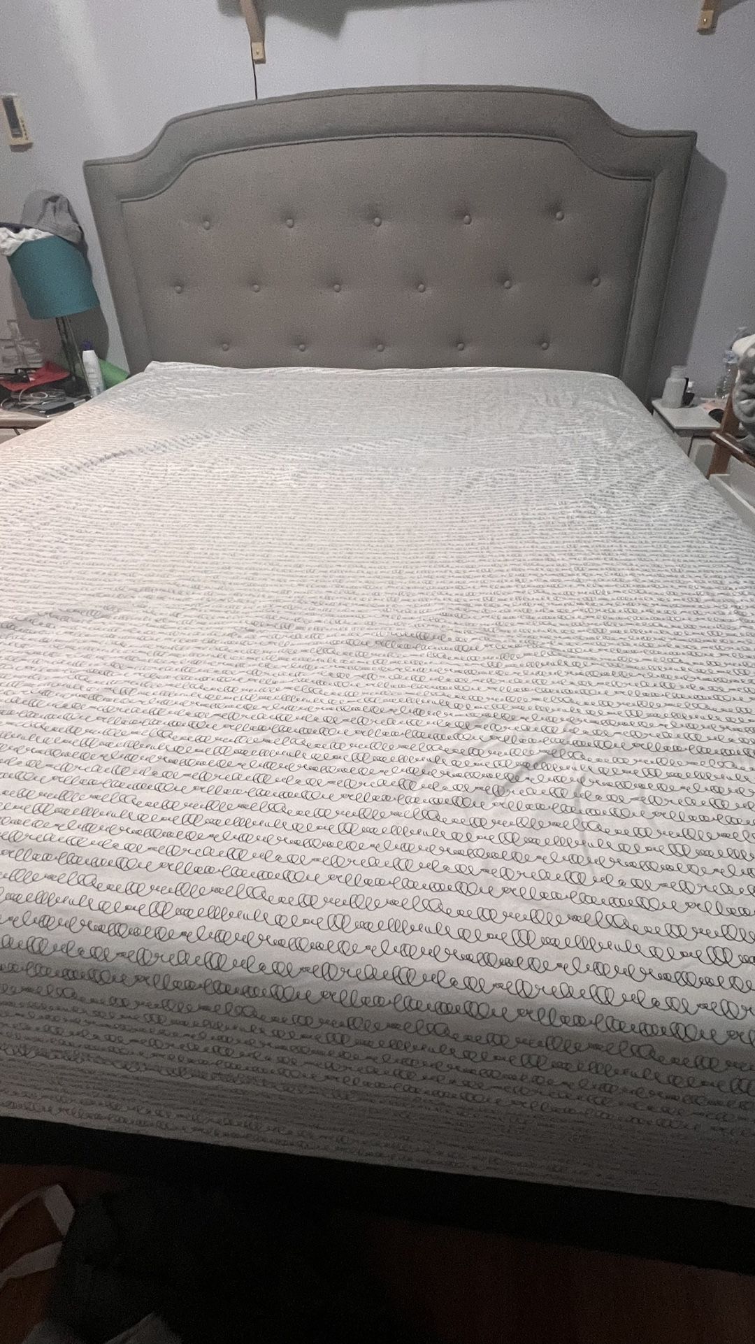 Bed Queen with Mattress