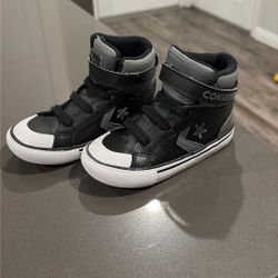 Toddler Boys Converse High Top Shoes Size 9