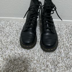 Dr Martens L6