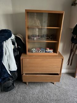 Chana cabinet