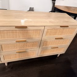 CHEST OF DRAWERS