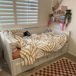 Twin Bed - Trundle 