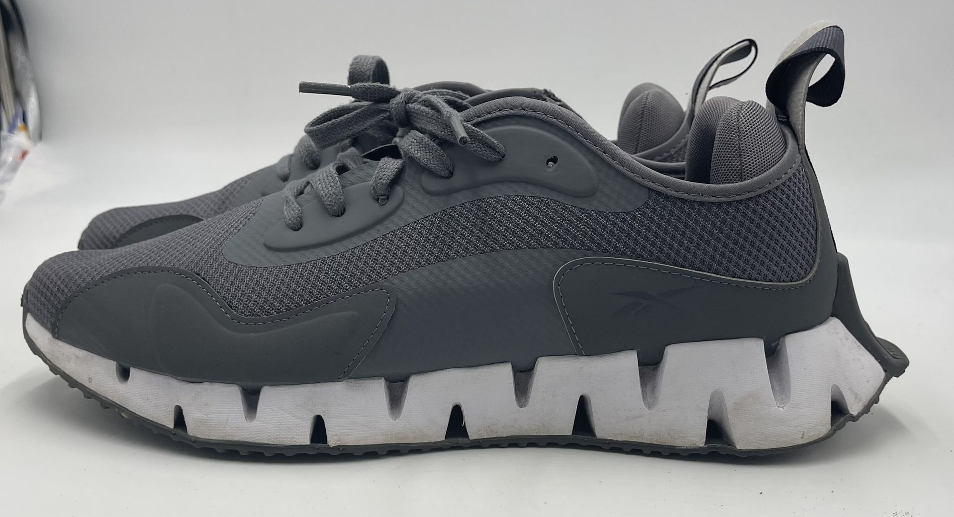 Reebok Men Size 12 Zig Dynamica Men’s Athletic Sneaker Training Shoes Gray