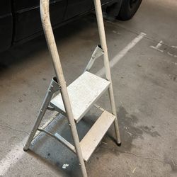 Folding Step Ladder