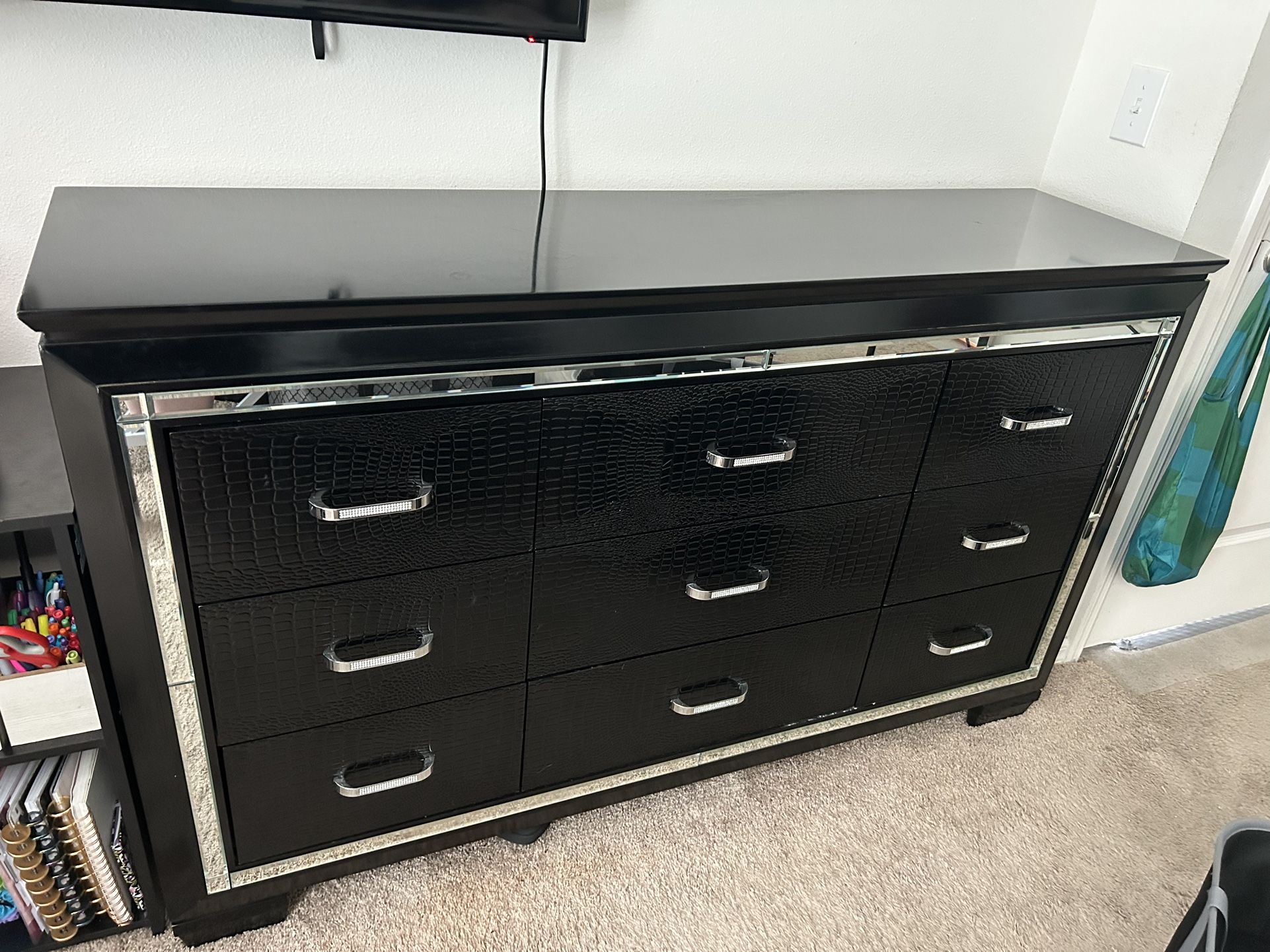 Used Furquhart 9 - Drawer Dresser