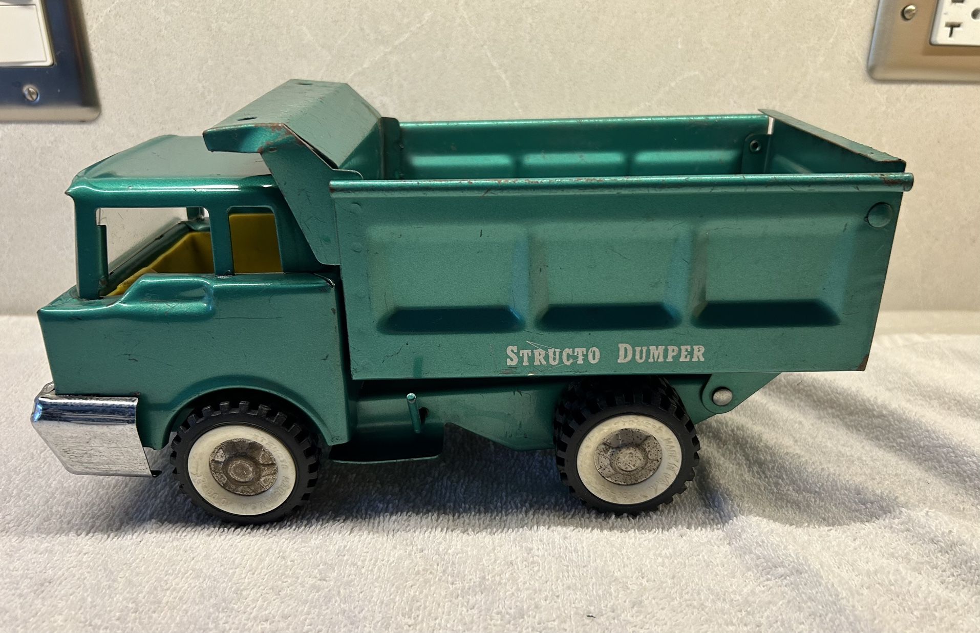 Vintage Structo Dumper Truck
