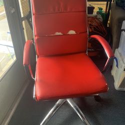 Free Chair In Peabody 