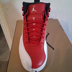 Jordan 12  Authentic 