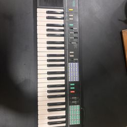 Yamaha PSR-12 Keyboard