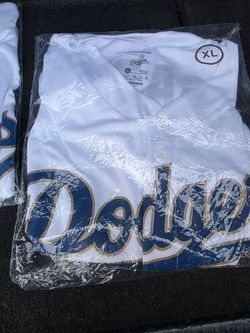 Los Angeles Dodgers 2025 World Series Gold Jersey stadium giveaway SGA 5/13/26 Roki Sasaki XL