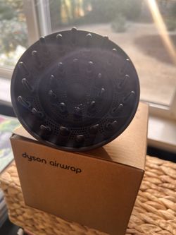 Air wrap Styler Diffuser Attachment - never used.