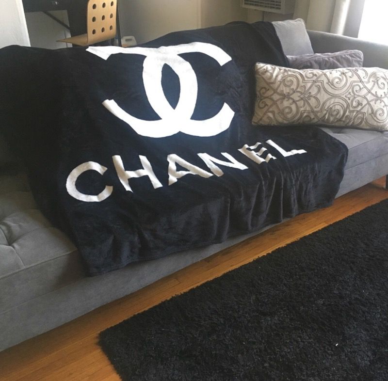 chanel black blanket