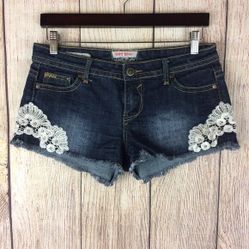 Hot Kiss Cici Cutoff Blue Jean Shorts Sz 7 / 29″ Waist Frayed Edges Embroirdered