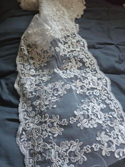 Lace table runners